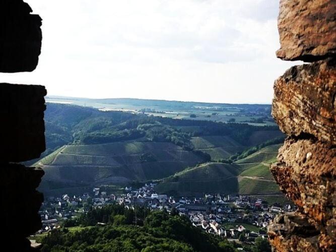 Spacious Flat In Adenau Near The N Rburgring Екстериор снимка